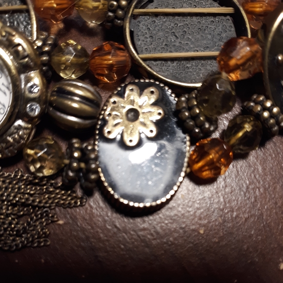 Watch - Picture 3 of 8